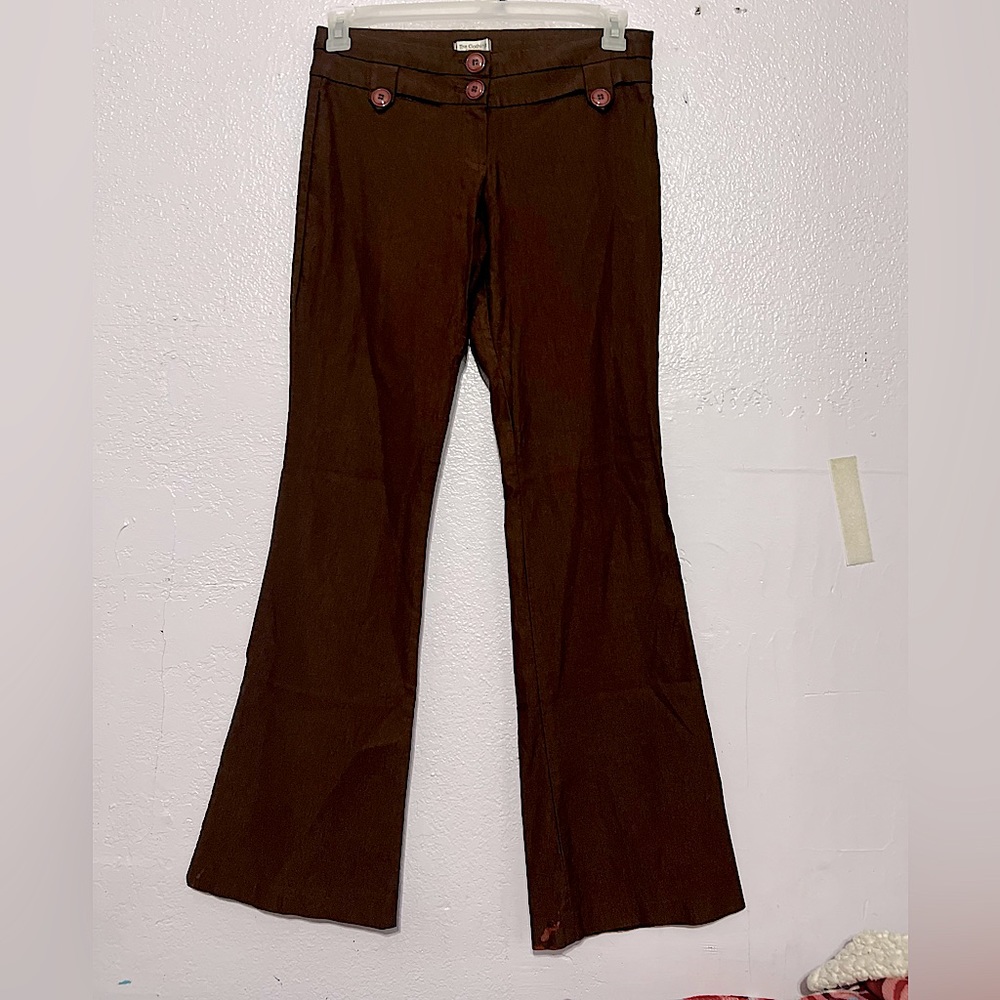 LOW-RISE BROWN FLARE PANTS